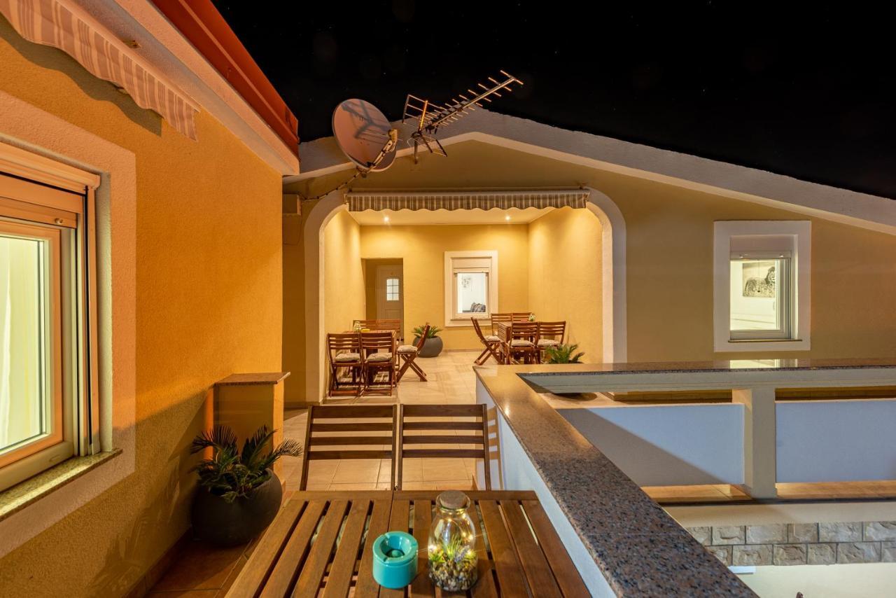 Villa Karmen - Poolhouse Vir Esterno foto